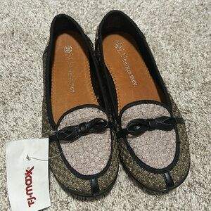 NWT!! Bernie Mev Metallic Bow Flats